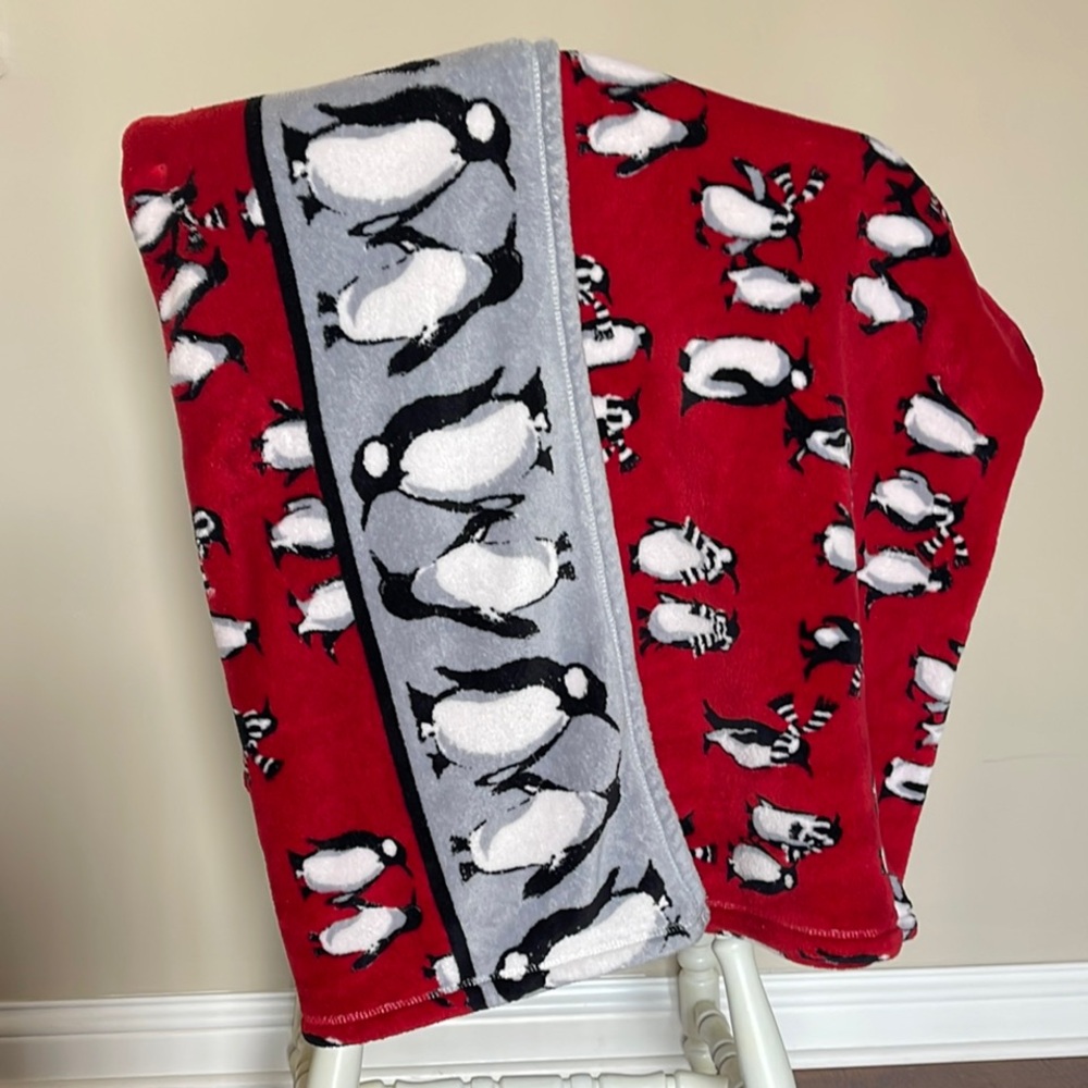 Penguin Print Fleece Blanket